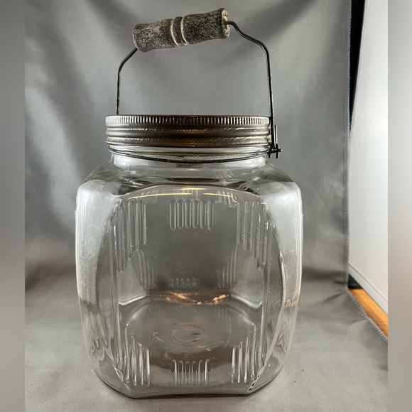 Vintage Hoosier Large Glass Cube Jar with Metal Lid and Handle 
Dominion Glass - Picture 2 of 5